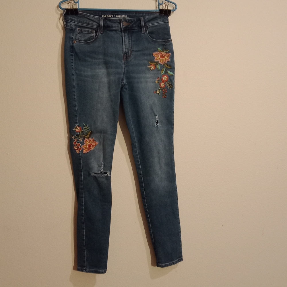 Old Navy Rockstar mid rise distressed blue jeans w/ flower embroidery size 6